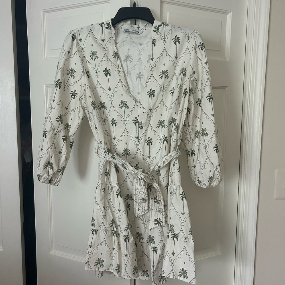 Zara White and Green Palm Print Mini Dress